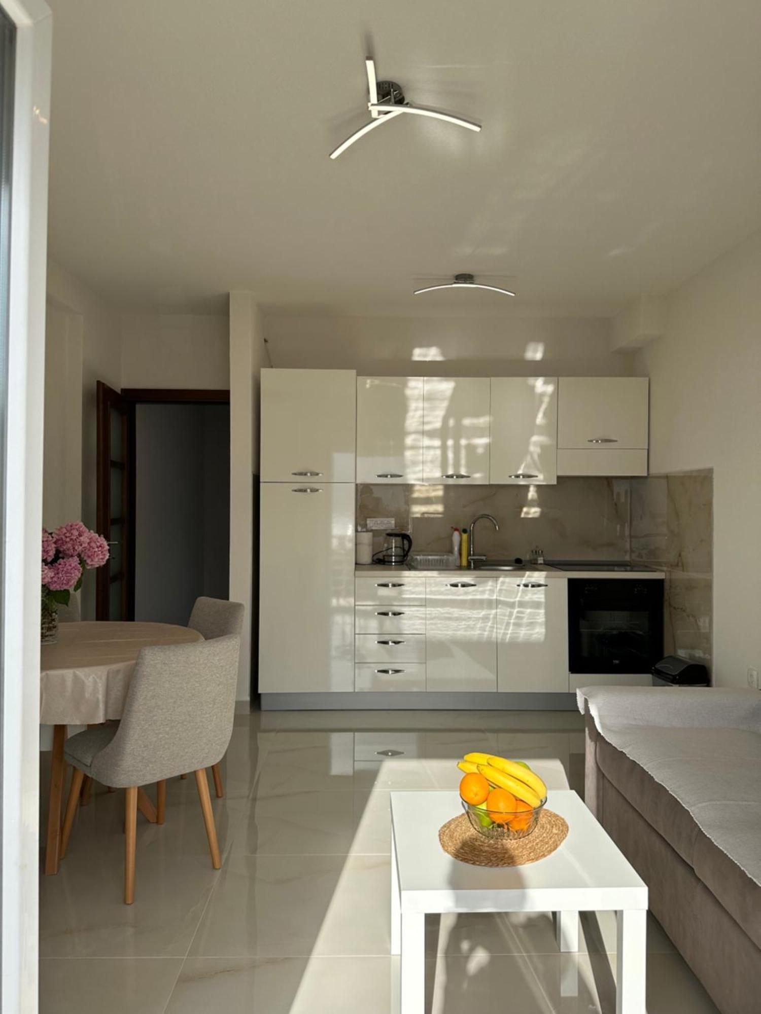 Sunny Apartment Kotor Exterior photo